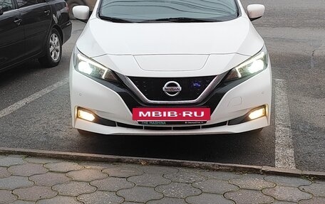 Nissan Leaf II, 2018 год, 2 300 000 рублей, 6 фотография