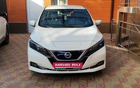 Nissan Leaf II, 2018 год, 2 300 000 рублей, 7 фотография