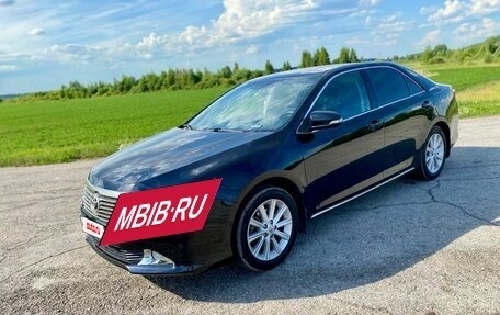 Toyota Camry, 2013 год, 1 370 000 рублей, 2 фотография