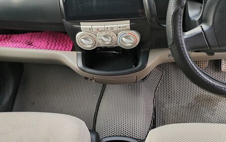 Toyota Passo III, 2004 год, 460 000 рублей, 13 фотография