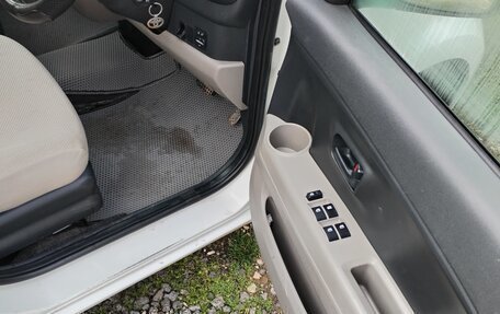 Toyota Passo III, 2004 год, 460 000 рублей, 12 фотография