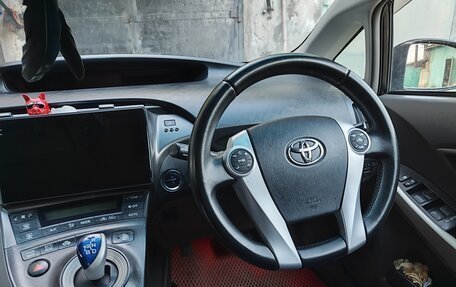 Toyota Prius, 2011 год, 900 000 рублей, 7 фотография