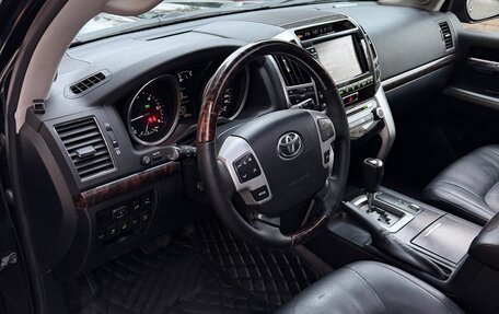 Toyota Land Cruiser 200, 2014 год, 3 160 000 рублей, 9 фотография