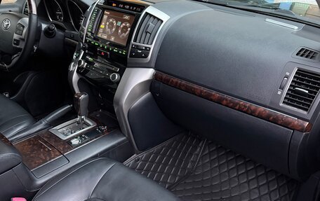 Toyota Land Cruiser 200, 2014 год, 3 160 000 рублей, 16 фотография