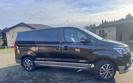 Hyundai Grand Starex Grand Starex I рестайлинг 2, 2019 год, 4 095 000 рублей, 4 фотография