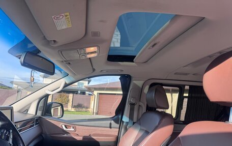 Hyundai Grand Starex Grand Starex I рестайлинг 2, 2019 год, 4 095 000 рублей, 11 фотография