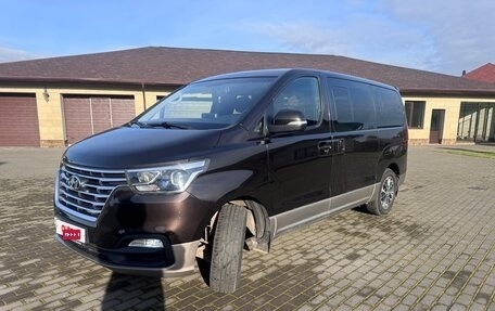 Hyundai Grand Starex Grand Starex I рестайлинг 2, 2019 год, 4 095 000 рублей, 3 фотография