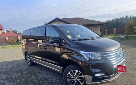 Hyundai Grand Starex Grand Starex I рестайлинг 2, 2019 год, 4 095 000 рублей, 1 фотография