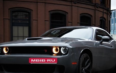 Dodge Challenger III рестайлинг 2, 2019 год, 2 700 000 рублей, 3 фотография