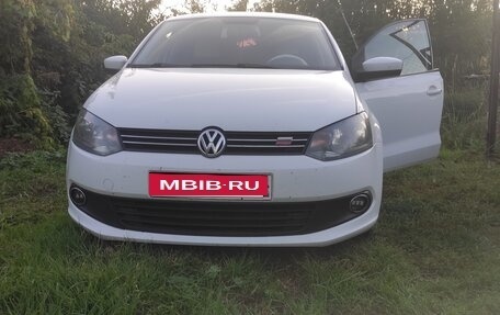 Volkswagen Polo VI (EU Market), 2012 год, 370 000 рублей, 1 фотография