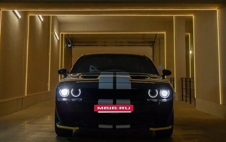 Dodge Challenger III рестайлинг 2, 2017 год, 2 750 000 рублей, 7 фотография