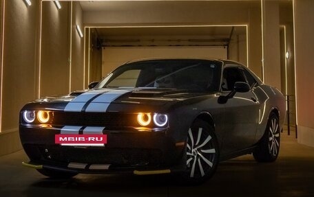 Dodge Challenger III рестайлинг 2, 2017 год, 2 750 000 рублей, 6 фотография