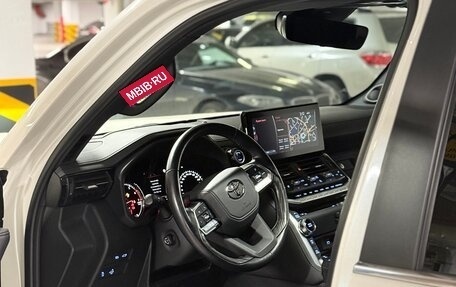 Toyota Land Cruiser, 2022 год, 11 800 000 рублей, 4 фотография