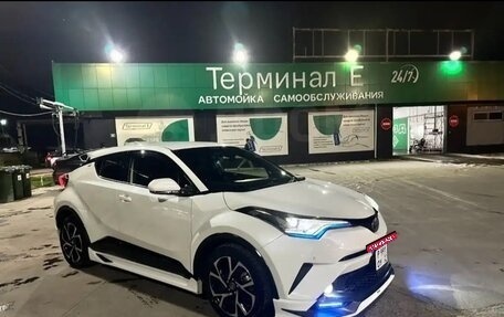 Toyota C-HR I рестайлинг, 2016 год, 1 750 000 рублей, 4 фотография