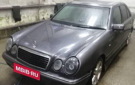 Mercedes-Benz E-Класс, 1997 год, 300 000 рублей, 2 фотография