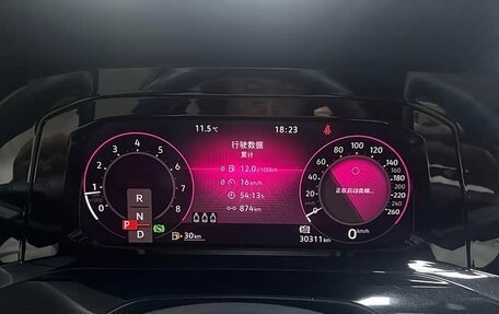 Volkswagen Golf VIII, 2022 год, 1 860 000 рублей, 12 фотография