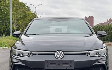 Volkswagen Golf VIII, 2022 год, 1 720 000 рублей, 2 фотография