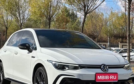 Volkswagen Golf VIII, 2021 год, 1 935 000 рублей, 1 фотография