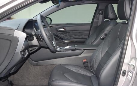 Toyota Avalon, 2023 год, 3 600 000 рублей, 15 фотография