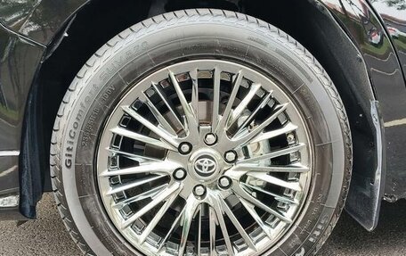 Toyota Granvia, 2023 год, 14 300 000 рублей, 23 фотография