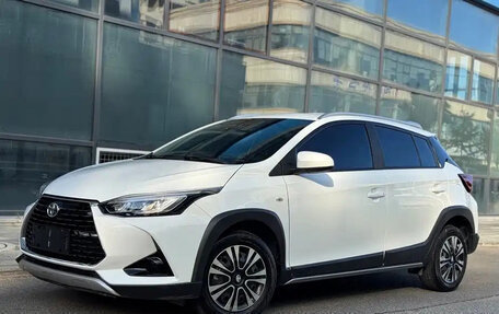 Toyota Yaris Cross, 2022 год, 1 350 000 рублей, 1 фотография
