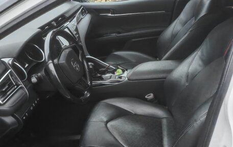 Toyota Camry, 2020 год, 2 900 000 рублей, 11 фотография