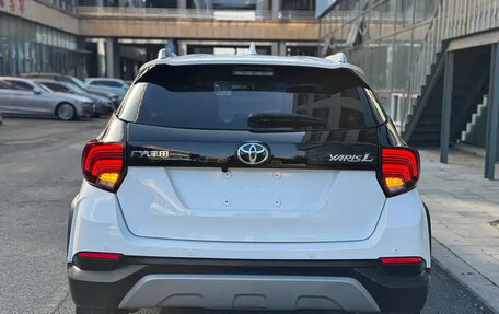 Toyota Yaris Cross, 2022 год, 1 350 000 рублей, 4 фотография