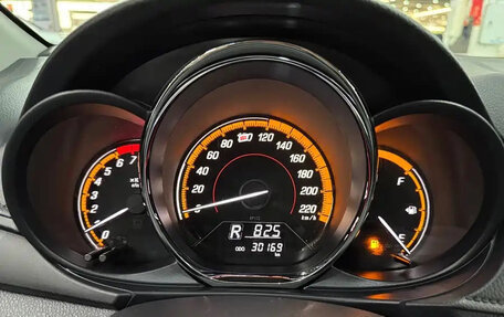 Toyota Yaris Cross, 2022 год, 1 350 000 рублей, 12 фотография