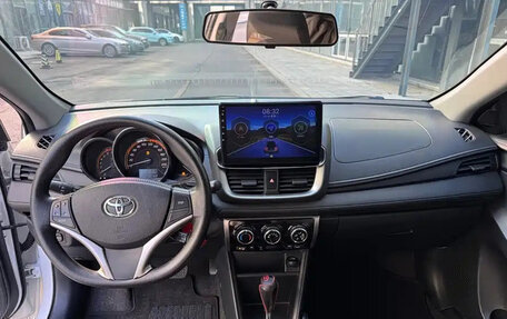 Toyota Yaris Cross, 2022 год, 1 350 000 рублей, 11 фотография