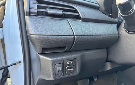 Toyota Yaris Cross, 2022 год, 1 350 000 рублей, 14 фотография