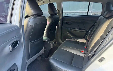 Toyota Yaris Cross, 2022 год, 1 350 000 рублей, 18 фотография