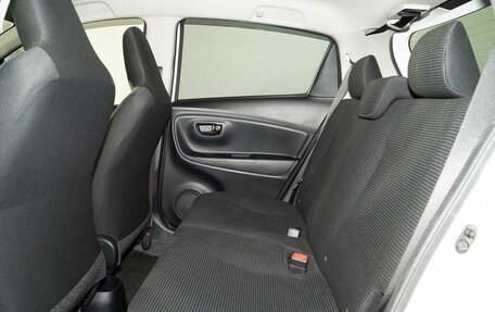 Toyota Vitz, 2018 год, 950 000 рублей, 7 фотография