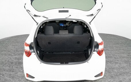 Toyota Vitz, 2018 год, 950 000 рублей, 15 фотография