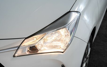 Toyota Vitz, 2018 год, 950 000 рублей, 17 фотография