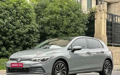 Volkswagen Golf VIII, 2024 год, 2 400 000 рублей, 1 фотография