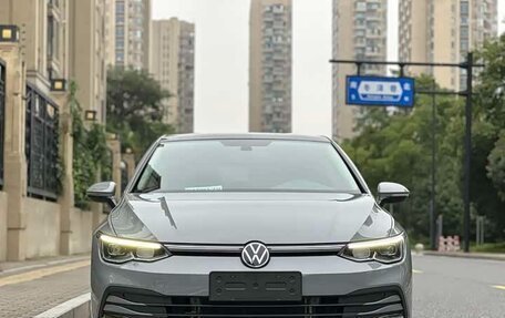 Volkswagen Golf VIII, 2024 год, 2 400 000 рублей, 2 фотография