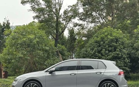 Volkswagen Golf VIII, 2024 год, 2 400 000 рублей, 4 фотография