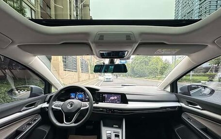 Volkswagen Golf VIII, 2024 год, 2 400 000 рублей, 8 фотография