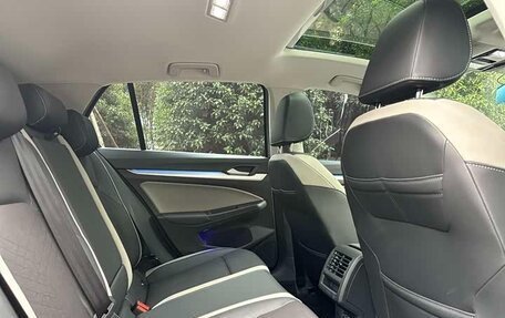 Volkswagen Golf VIII, 2024 год, 2 400 000 рублей, 17 фотография