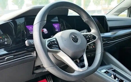 Volkswagen Golf VIII, 2022 год, 1 700 999 рублей, 10 фотография