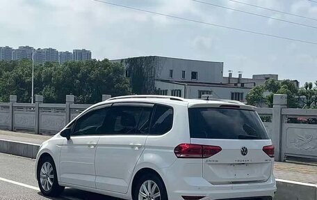 Volkswagen Touran III, 2021 год, 1 800 000 рублей, 7 фотография