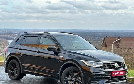 Volkswagen Tiguan II, 2021 год, 4 160 000 рублей, 1 фотография