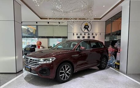 Volkswagen Touareg III, 2021 год, 3 800 000 рублей, 1 фотография