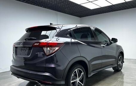 Honda Vezel, 2022 год, 1 620 000 рублей, 5 фотография