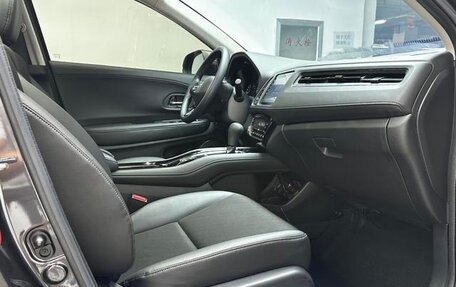 Honda Vezel, 2022 год, 1 620 000 рублей, 7 фотография