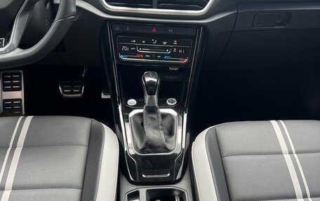 Volkswagen T-Roc I, 2024 год, 2 230 000 рублей, 10 фотография