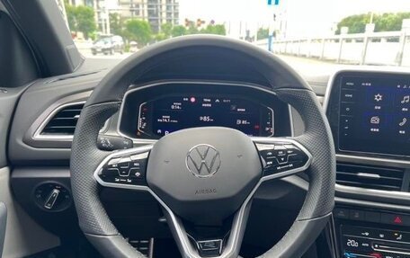 Volkswagen T-Roc I, 2024 год, 2 230 000 рублей, 11 фотография