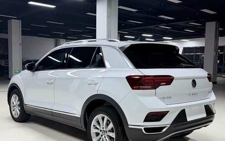 Volkswagen T-Roc I, 2022 год, 1 980 000 рублей, 5 фотография