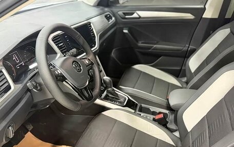 Volkswagen T-Roc I, 2022 год, 1 980 000 рублей, 17 фотография