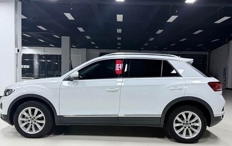 Volkswagen T-Roc I, 2022 год, 1 980 000 рублей, 7 фотография